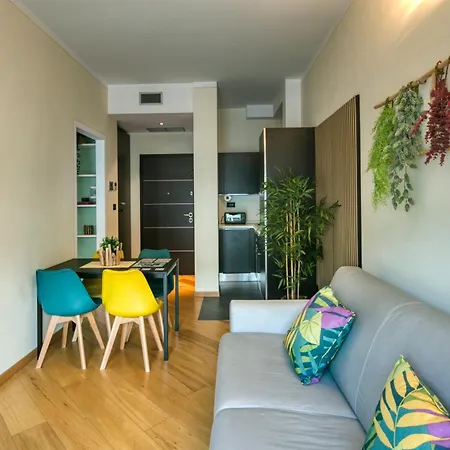 Urban Jungle Apartment Turin