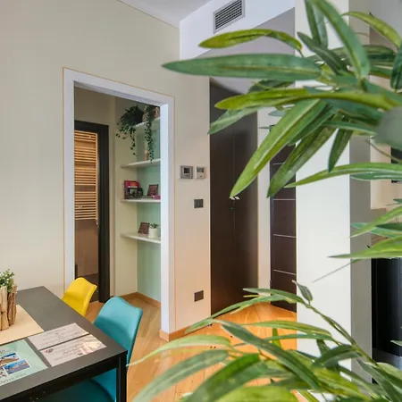 Urban Jungle Apartment *