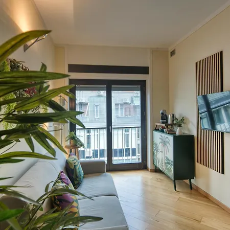 Urban Jungle Apartment Turin
